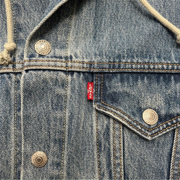 Levi's Hybrid Hoodie Denim Trucker Jacket - Picture 2 of 3